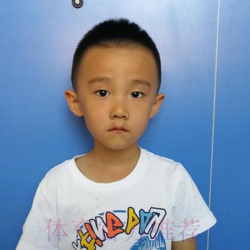 石头教练与希望之星张晨的足球故事